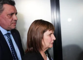 Investigan a 24 policías bonaerenses por vínculos políticos con candidato libertario de la Tercera
