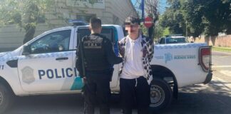Cabeza de enamorado: Detuvieron a un menor en La Plata por robar tres ramos de flores