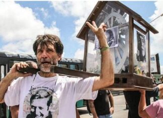 El Padre “Paco” cruzó a la libertaria Leila Giani: “Tu carrera está terminada”