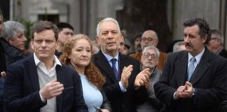 Junto a dirigentes radicales, Alak homenajeó a Ricardo Balbín a 44 años de su fallecimiento