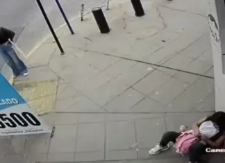 Un auto perdió el control en González Catán y casi mata a dos chicas