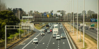 Baja la velocidad máxima en la Autopista del Oeste: a cuánto se puede circular