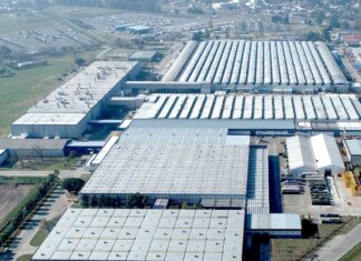 Mercedes-Benz se despide de Virrey del Pino tras 74 años de producción