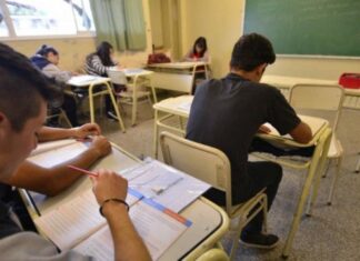 Educación y trabajo: reabren la inscripción al Plan FinEs para adultos en La Plata