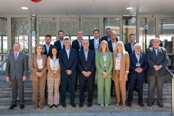 multimedia.grande.8bb2a26526d0d0fe.Z3JhbmRlLndlYnA=